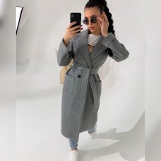 Пальто классического кроя прямого силуэта с накладными карманами+отложным воротником серый