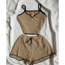 Легкая трикотажная пижама (топ на бретелях+шортики) мокко