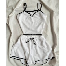 Легкая трикотажная пижама (топ на бретелях+шортики) молочный