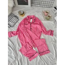 Шелковая пижама в полоску (рубашка с небольшим воротником+брюки прямого кроя) малина