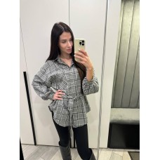 Рубашка в клетку с пышным рукавом под пояс серый