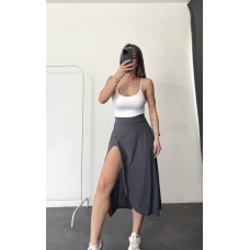 Эластичная Юбка с шортиками расклешенная с разрезом графит