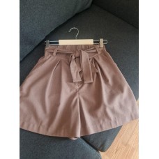 Льняные шорты с тканевым пояском мокко