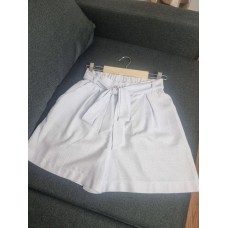 Льняные шорты с тканевым пояском белый