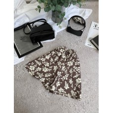 Легкие шорты свободного кроя на жаркое лето лен шелк принт ЦВЕТЫ шоколад+белый