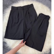 Шорты бермуды со стрелками (костюмка) черный