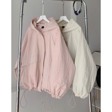 Ветровка свободного кроя с карманами+капюшоном+по низу затяжки барби