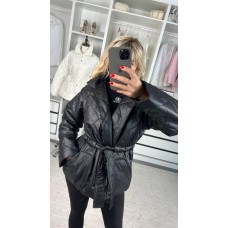 Короткая Куртка стеганая с поясом (плащевка) черный