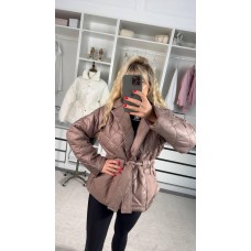 Короткая Куртка стеганая с поясом (плащевка) мокко