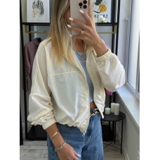 Ветровка на молнии из плащевки молочный