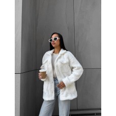 Рубашка из объемного барашка с карманами молоко