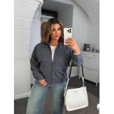 Женская ветровка на молнии (впереди кармана) серый