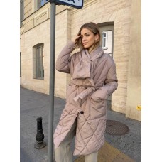 Элегантное стеганое пальто oversize покроя с поясом беж
