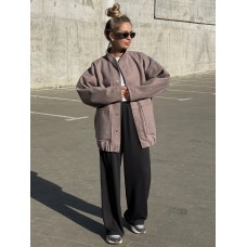 Женский бомбер oversize на кнопках розовый