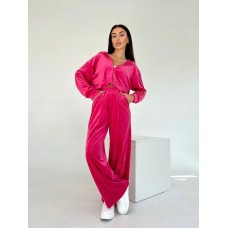 Приятный мягкий и уютный костюмчик свободная кофточка и брюки с перестрочками малина