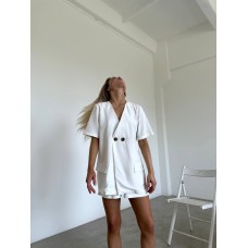 Модный и очень удобный костюм из льна Рубашка и шорты молочный