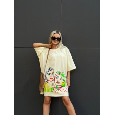 Платье-футболка свободный крой oversize с принтом Кремовый