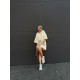 Платье-футболка свободный крой oversize с принтом Кремовый