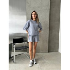 Модный костюм с необработанными краями (футболка+шорты) серый
