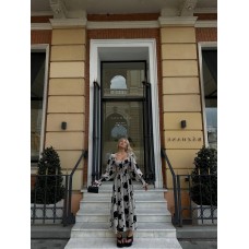 Модное платье из софта с цветочным принтом бежевое роза