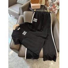 Женский костюм футболка+ свободные штаны с лампасами черный