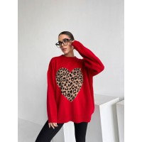 Удлиненный свитер в стиле Oversize с сердечком красный