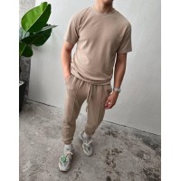 Костюм мужской: Футболка с круглым вырезом+Брюки с боковыми карманами беж