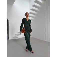 Костюм из гофрированной ткани (укороченная кофточка на запах+свободного кроя брюки) изумруд