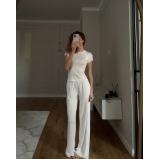Легкий трикотажный костюм (футболка+свободные брюки) молочный