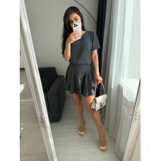 Легкий костюм жатка (кофточка+юбка с воланами длиной мини) графит