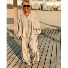 Легкий костюм свободного кроя (рубашка с кокеткой+брюки с карманами) бежевый