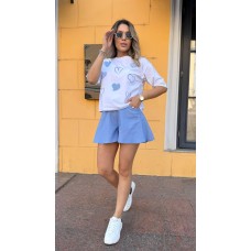 Универсальный костюм: джинсовые шорты-юбочка на молнии+футболка с принтом голубой+белый