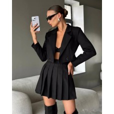 Костюм с коротким жакетом и плиссированной мини-юбкой черный