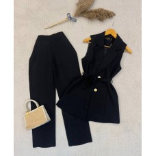 Брючный костюм (пиджак под пояс+брюки прямого кроя) костюмка черный