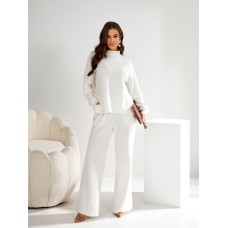 Трикотажный костюм из ангоры (брюки прямого кроя+кофта с разрезами по бокам) белый