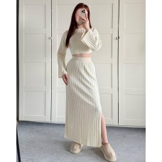 Костюм топ с широкими рукавами+длинная юбка с разрезом молоко